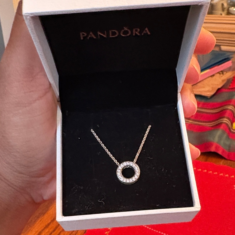 Pandora Silver Necklace with Silver Pendant (never worn/opened) price negotiable